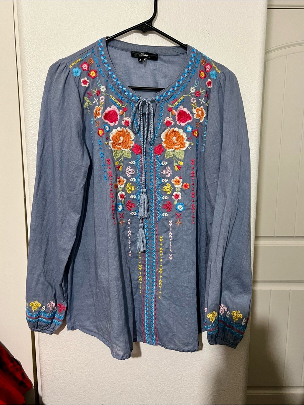ANDREE BY UNIT Blue Embroidered Peasant Tunic Top
